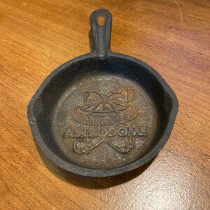Vtg Cast Iron Astrodome Skillet 3.5 Inch Ashtray/Trinket Dish.